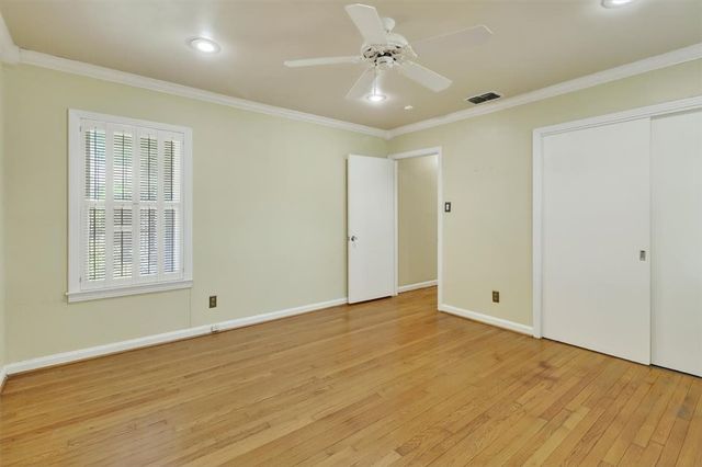 4271 Ocean Dr, Corpus Christi, TX 78411