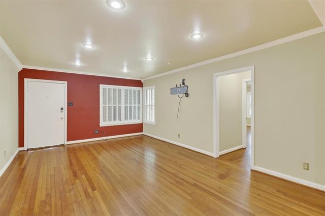 4271 Ocean Dr, Corpus Christi, TX 78411