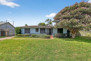 4271 Ocean Dr, Corpus Christi, TX 78411