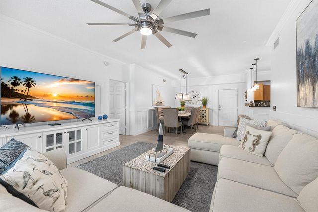 806 E Windward Way 213, Lantana, FL 33462