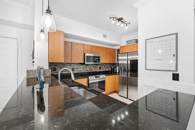 806 E Windward Way 213, Lantana, FL 33462