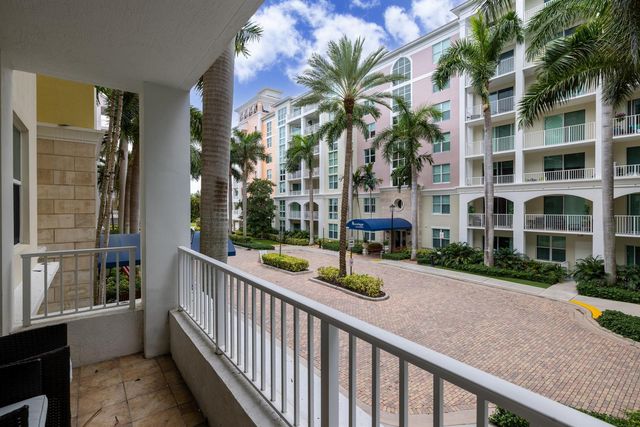 806 E Windward Way 213, Lantana, FL 33462