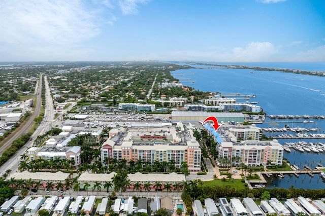 806 E Windward Way 213, Lantana, FL 33462