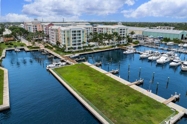 806 E Windward Way 213, Lantana, FL 33462
