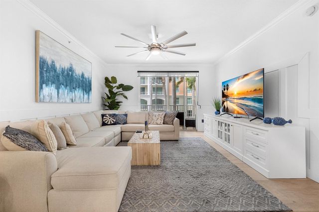 806 E Windward Way 213, Lantana, FL 33462