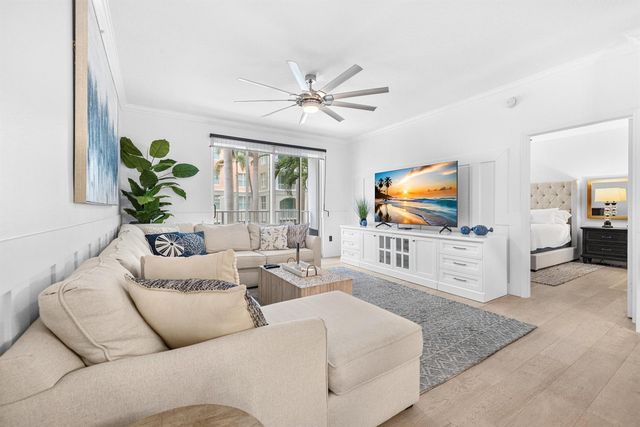 806 E Windward Way 213, Lantana, FL 33462