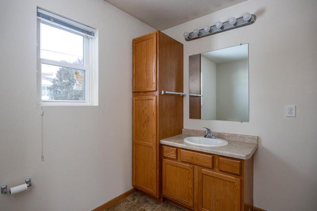 515 E OAK STREET, Kimberly, WI 54136