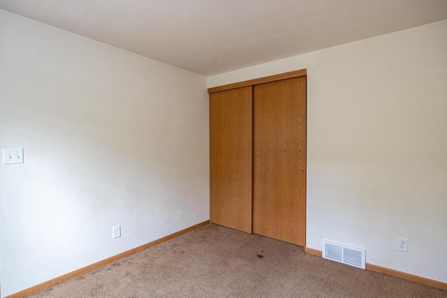 515 E OAK STREET, Kimberly, WI 54136