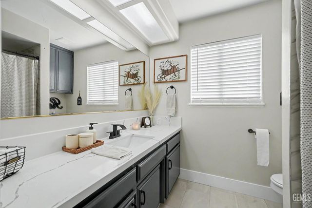 524 Quail Rock Avenue, Bakersfield, CA 93308