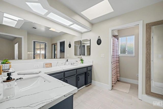 524 Quail Rock Avenue, Bakersfield, CA 93308