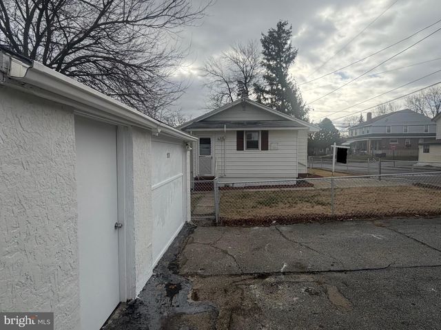 1001 SUNSET ST, Marcus Hook, PA 19061