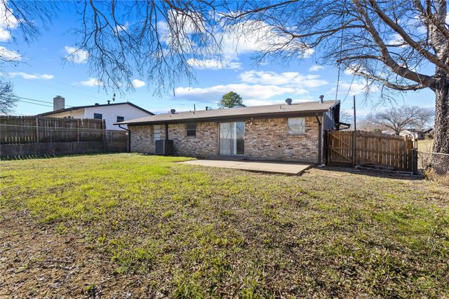 3718 Yellowstone Street, Irving, TX 75062