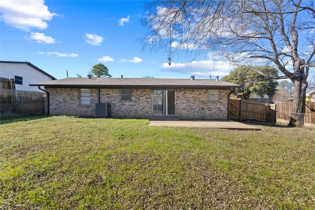 3718 Yellowstone Street, Irving, TX 75062
