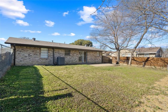 3718 Yellowstone Street, Irving, TX 75062