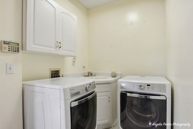 7390 Bittersweet Drive, Gurnee, IL 60031