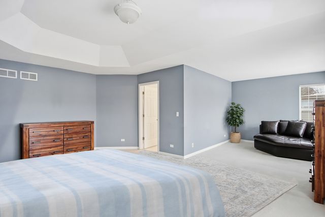 7390 Bittersweet Drive, Gurnee, IL 60031