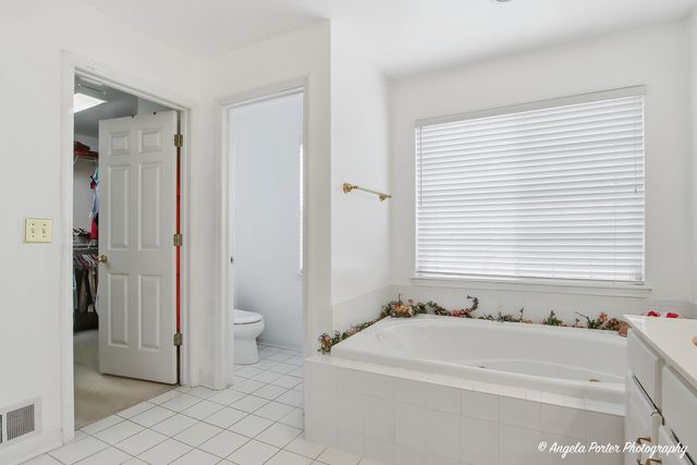 7390 Bittersweet Drive, Gurnee, IL 60031