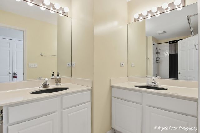 7390 Bittersweet Drive, Gurnee, IL 60031