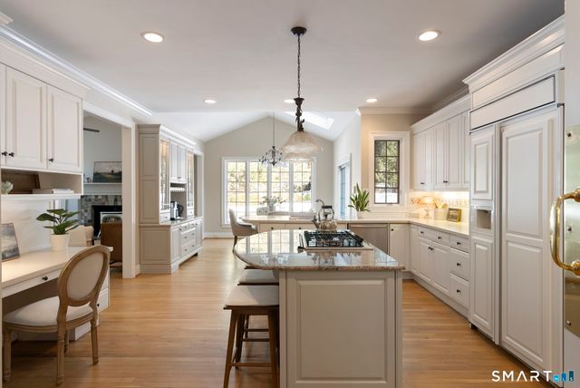 10 Hinchley Wood, Farmington, CT 06032