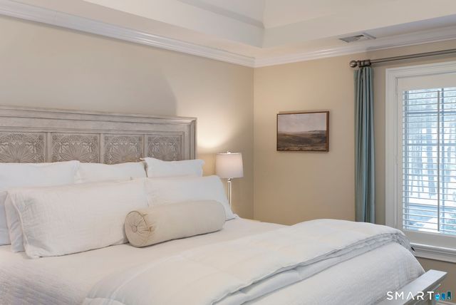 10 Hinchley Wood, Farmington, CT 06032