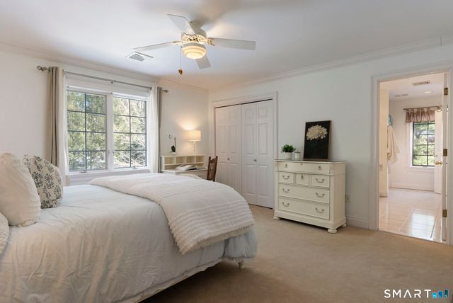 10 Hinchley Wood, Farmington, CT 06032