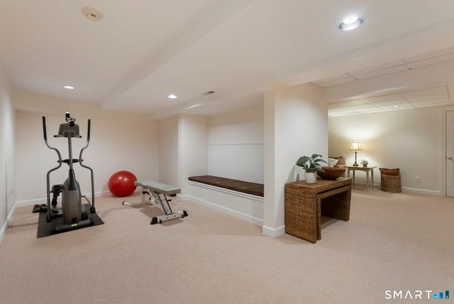 10 Hinchley Wood, Farmington, CT 06032