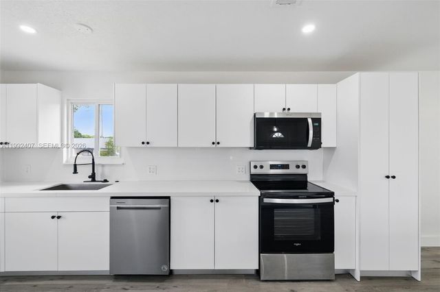 1867 NW 8th Ave, Homestead, FL 33030