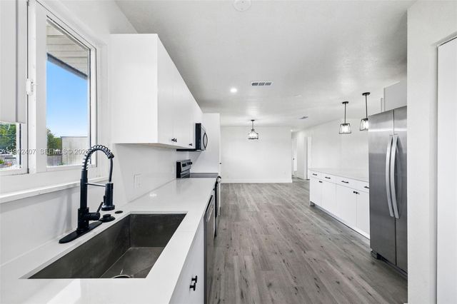 1867 NW 8th Ave, Homestead, FL 33030