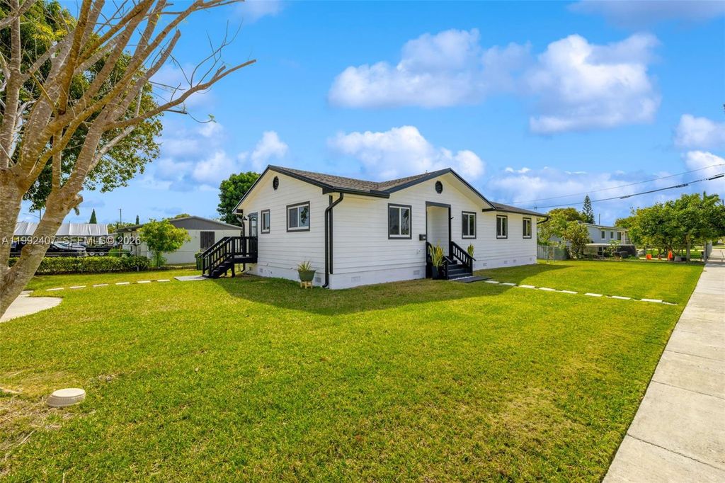 1867 NW 8th Ave, Homestead, FL 33030