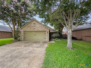 908 Pennsylvania Avenue, Victoria, TX 77904