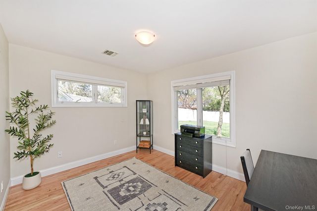 51 Fairfields Lane, Huntington Station, NY 11746