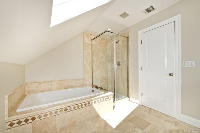 51 Fairfields Lane, Huntington Station, NY 11746