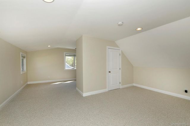 51 Fairfields Lane, Huntington Station, NY 11746