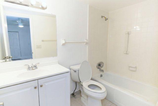 7 Westwood Avenue 102c, Tequesta, FL 33469