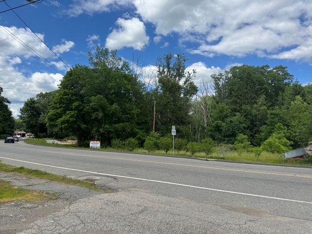 21 Broad St, Merrimac, MA 01860