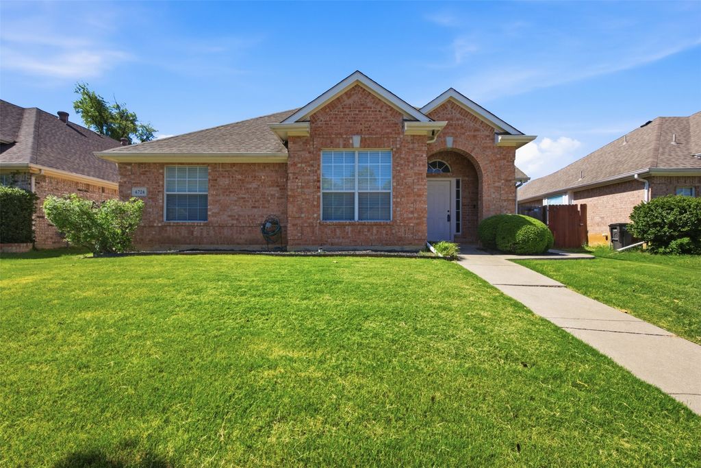 4724 Grant Park Avenue, Fort Worth, TX 76137