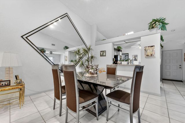 6045 Sunny Pointe Circle, Delray Beach, FL 33484