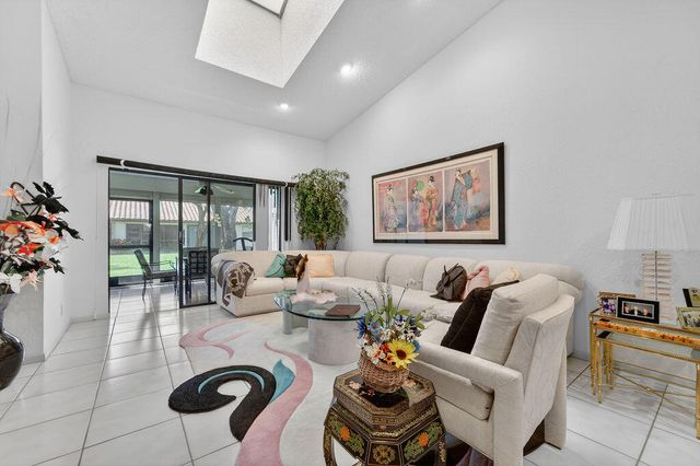 6045 Sunny Pointe Circle, Delray Beach, FL 33484