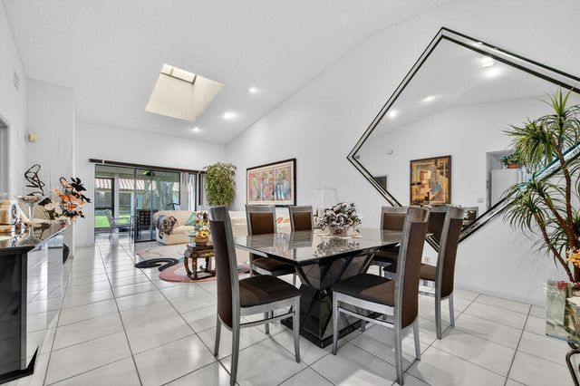 6045 Sunny Pointe Circle, Delray Beach, FL 33484