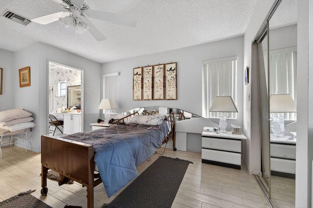 6045 Sunny Pointe Circle, Delray Beach, FL 33484