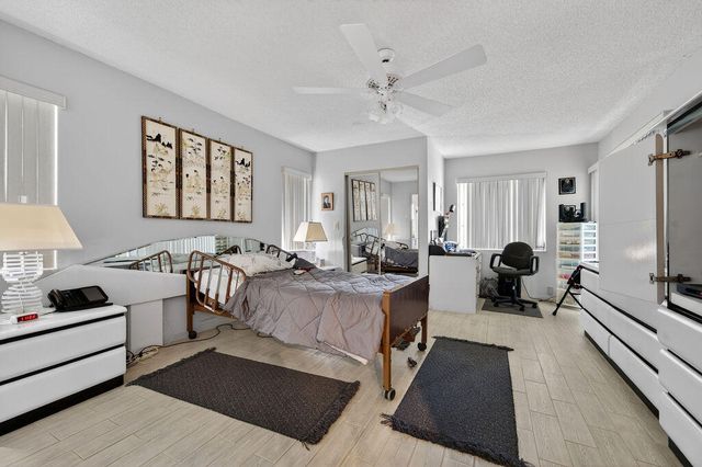 6045 Sunny Pointe Circle, Delray Beach, FL 33484