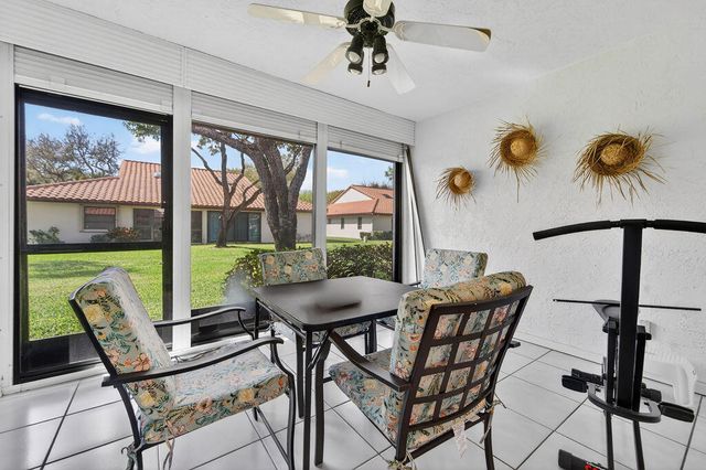 6045 Sunny Pointe Circle, Delray Beach, FL 33484