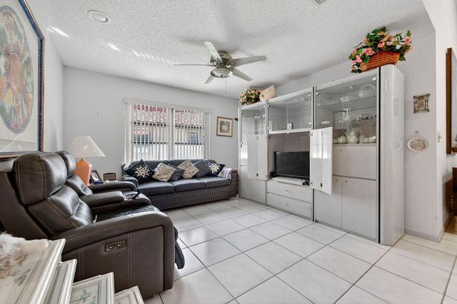 6045 Sunny Pointe Circle, Delray Beach, FL 33484