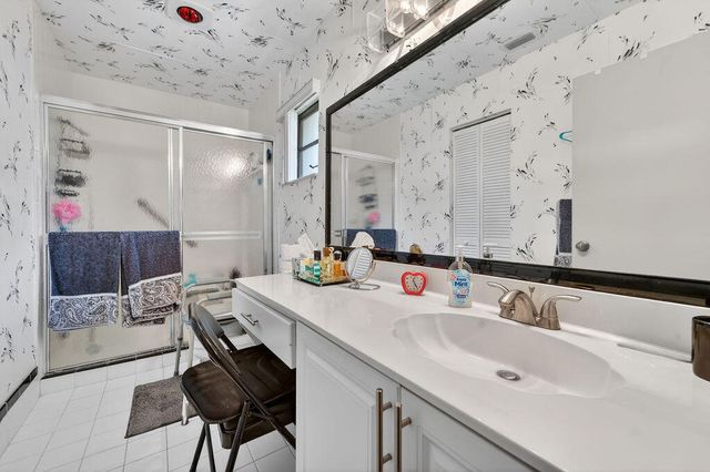 6045 Sunny Pointe Circle, Delray Beach, FL 33484