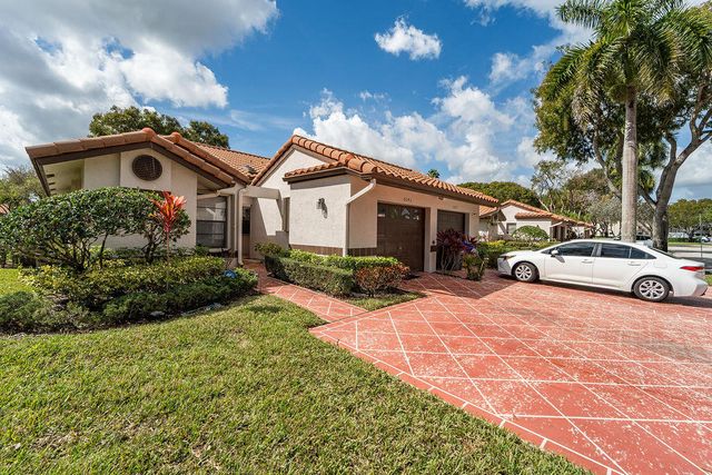 6045 Sunny Pointe Circle, Delray Beach, FL 33484