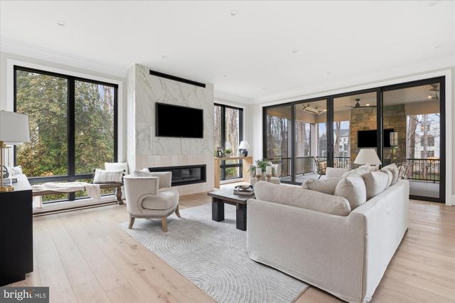 7008 ARBOR LN, Mclean, VA 22101