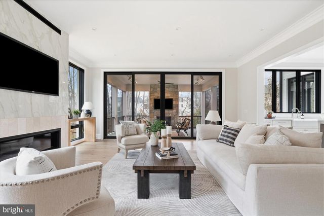 7008 ARBOR LN, Mclean, VA 22101