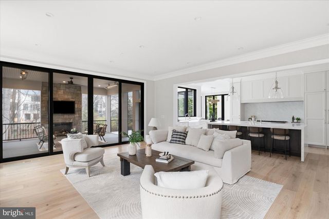 7008 ARBOR LN, Mclean, VA 22101