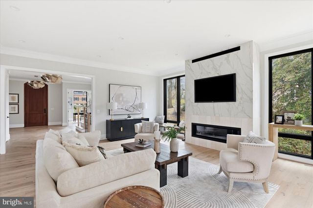 7008 ARBOR LN, Mclean, VA 22101