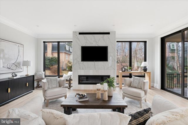 7008 ARBOR LN, Mclean, VA 22101